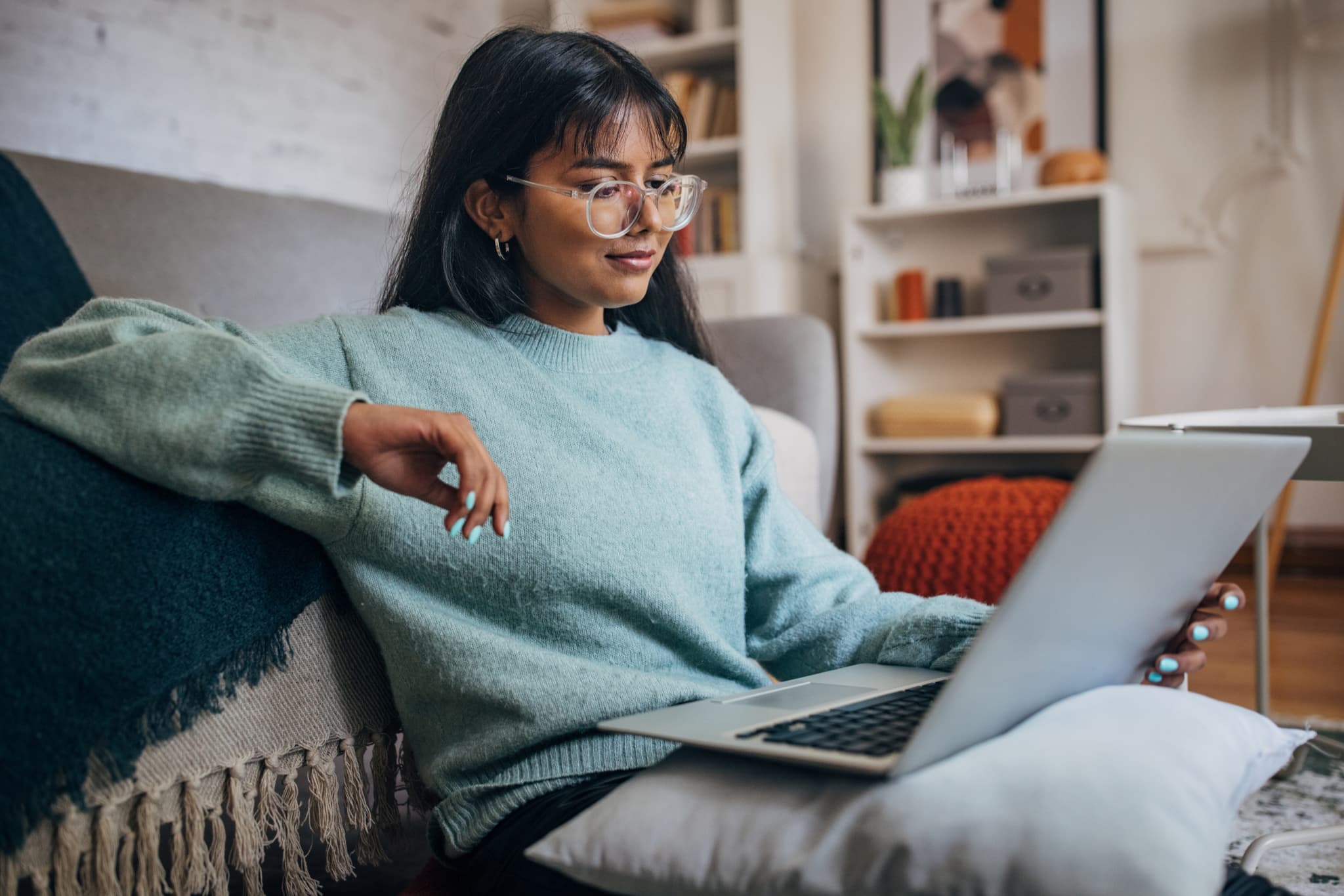 Students learning ABA therapy techniques in online training